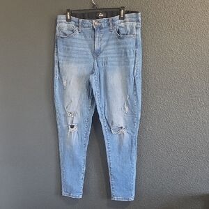 💜LuLaRoe Light Blue Distressed Skinny Jeans